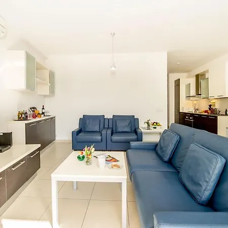 St Julians - Spinola Road *